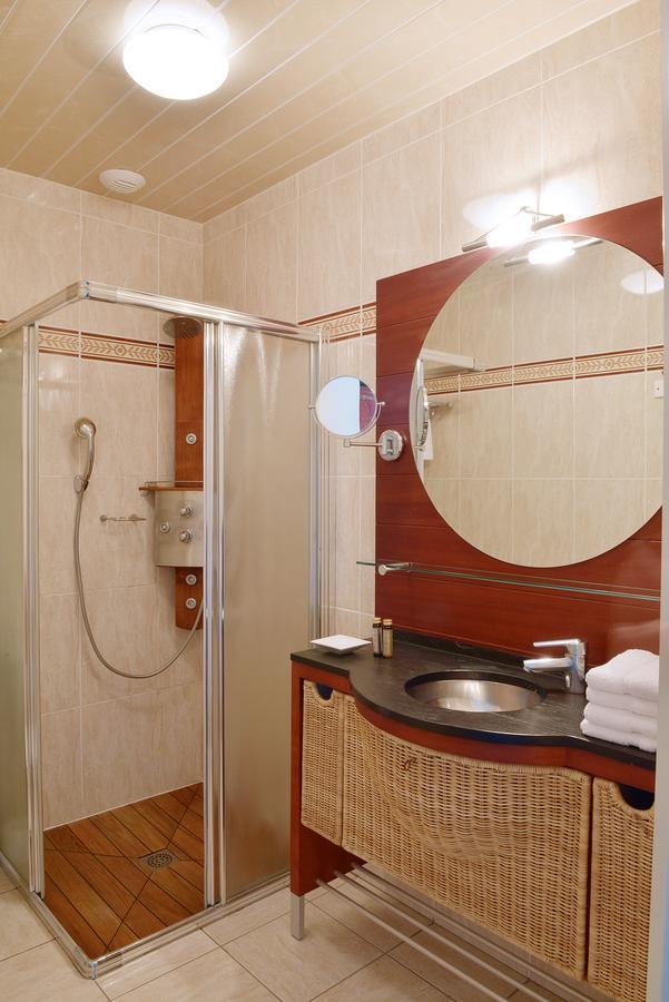 B&B Domaine De La Corbe Bournezeau ภายนอก รูปภาพ