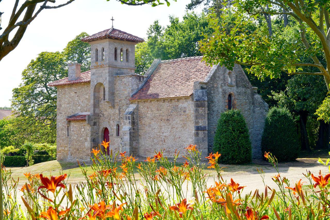 B&B Domaine De La Corbe Bournezeau ภายนอก รูปภาพ