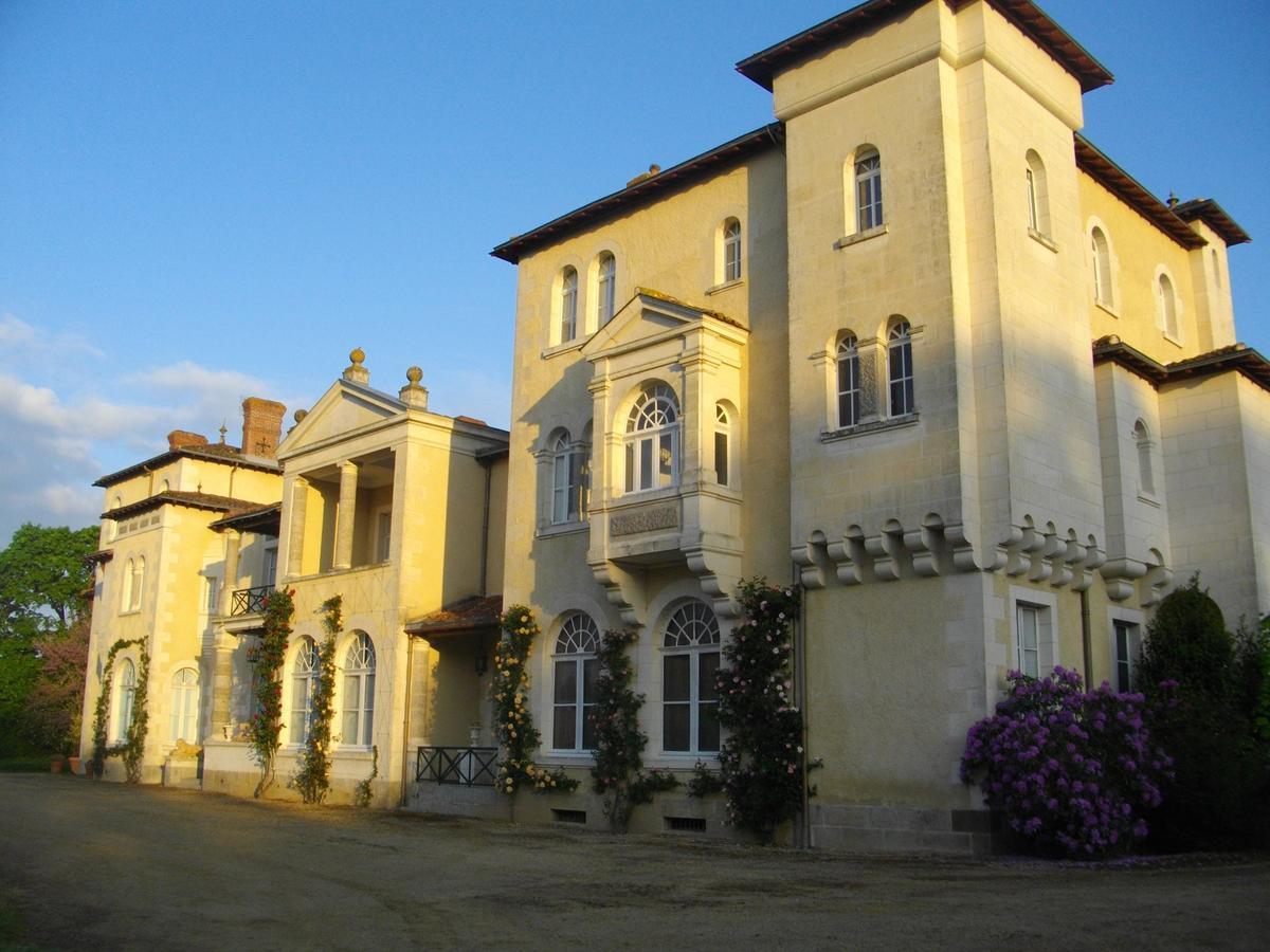 B&B Domaine De La Corbe Bournezeau ภายนอก รูปภาพ