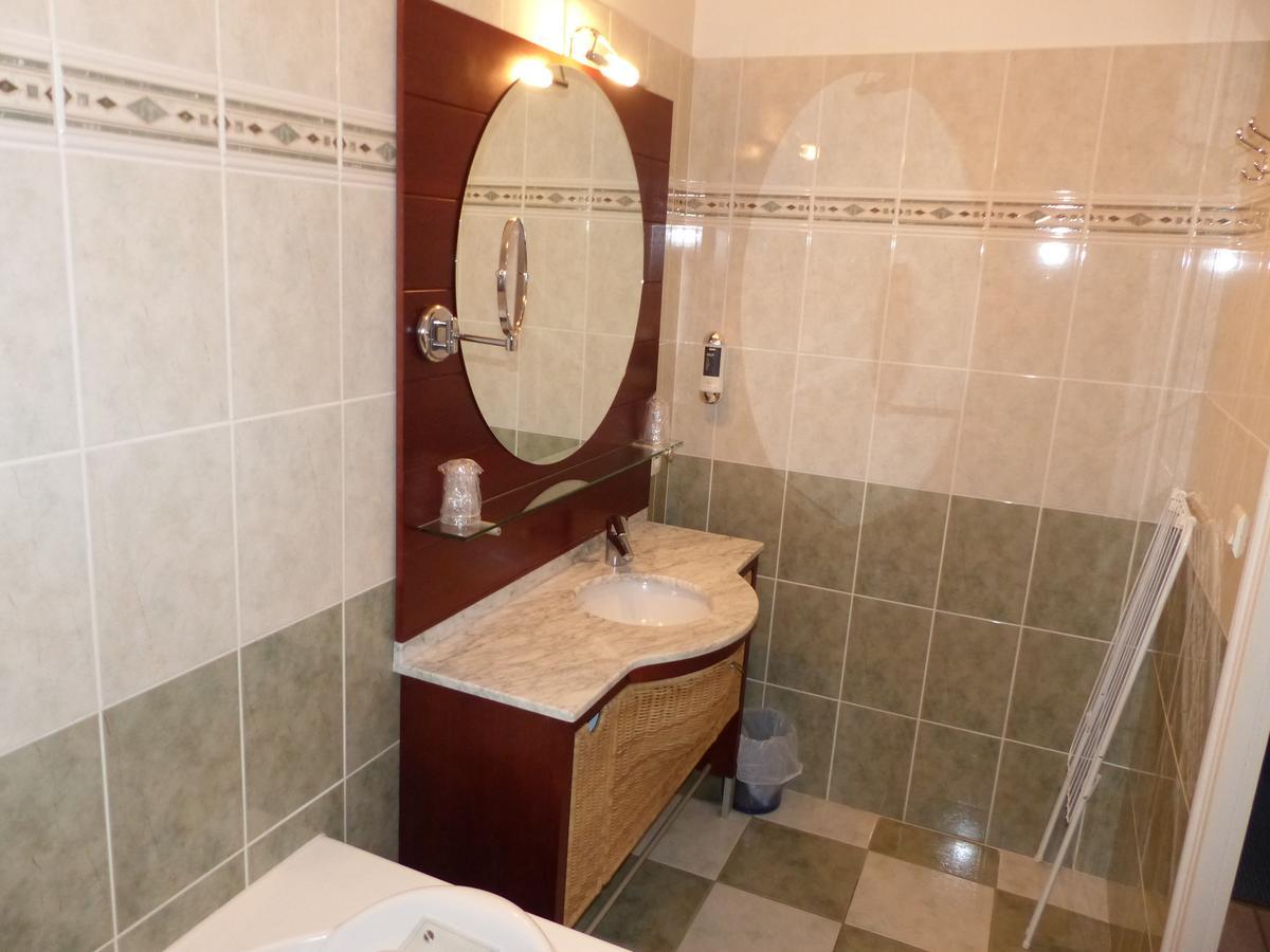 B&B Domaine De La Corbe Bournezeau ภายนอก รูปภาพ