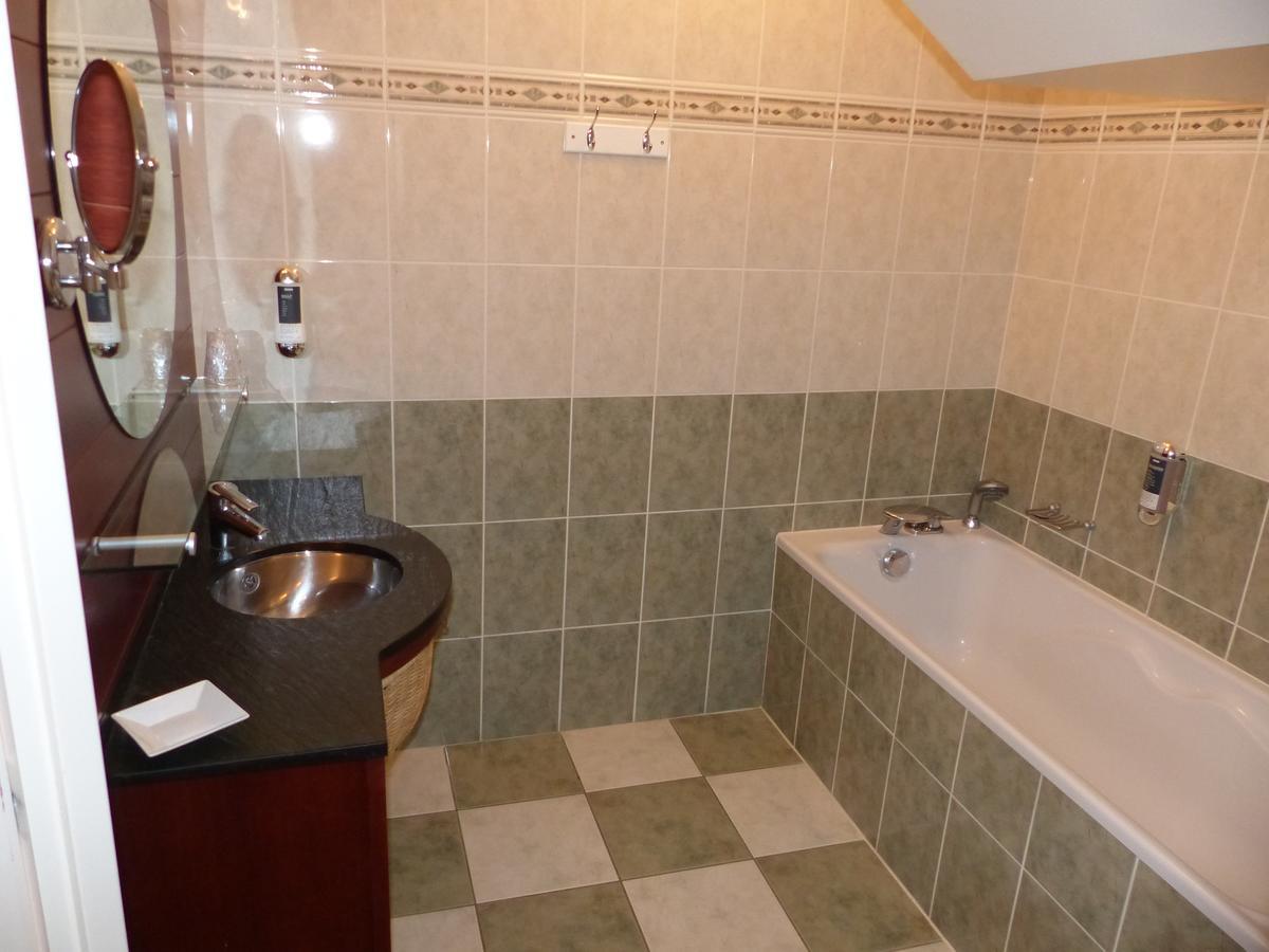 B&B Domaine De La Corbe Bournezeau ภายนอก รูปภาพ