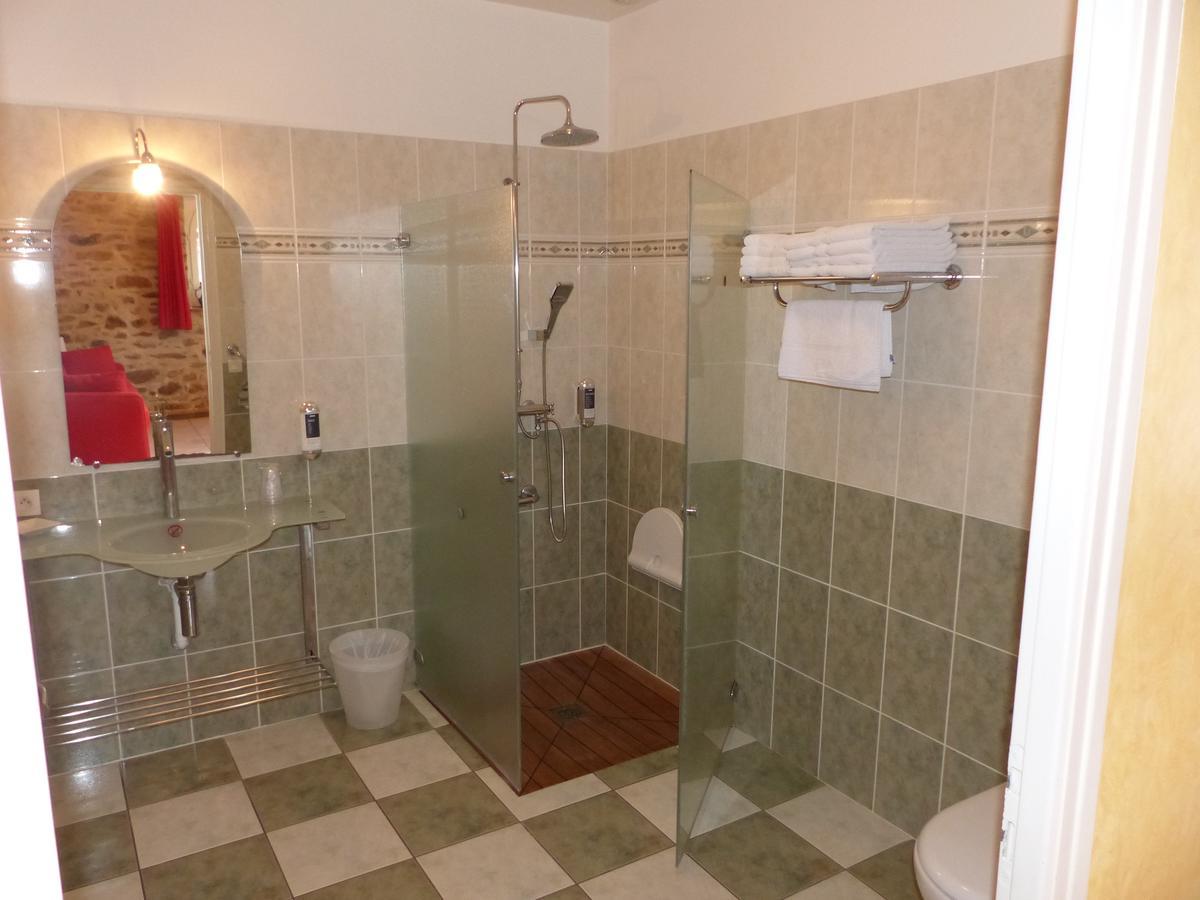 B&B Domaine De La Corbe Bournezeau ภายนอก รูปภาพ